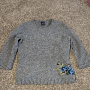 GAP Stretch Wool Heather Gray Sweater with Blue Floral Accent